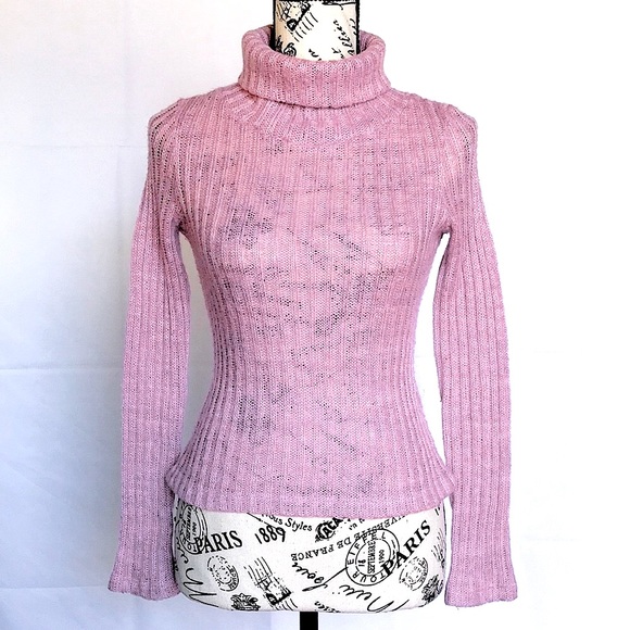 🎉HP🎉F21 Pink Turtle neck - Picture 1 of 3